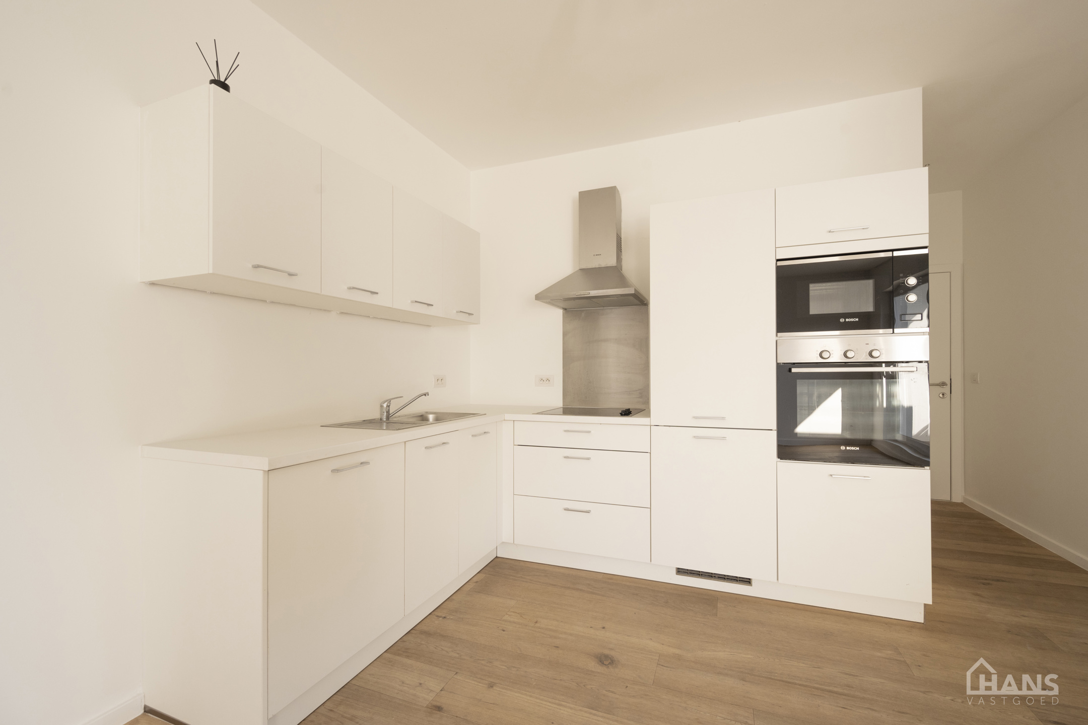 Gerenoveerd appartement. - foto 4
