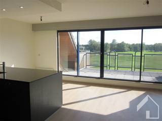 Nicely renovated apartment on the 3rd floor (elevator), overlooking the greens of Brasschaat Open Golf; consisting of: living room in L-shape (30...