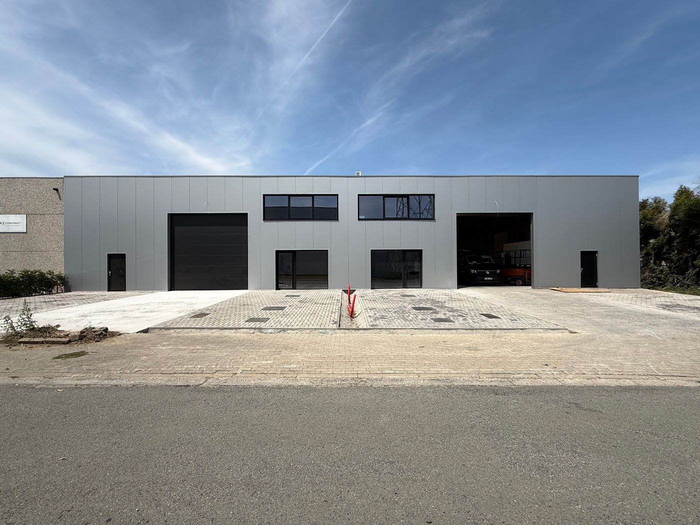 Instapklaar magazijn met kantoor en/of showroom op toplocatie - foto 3