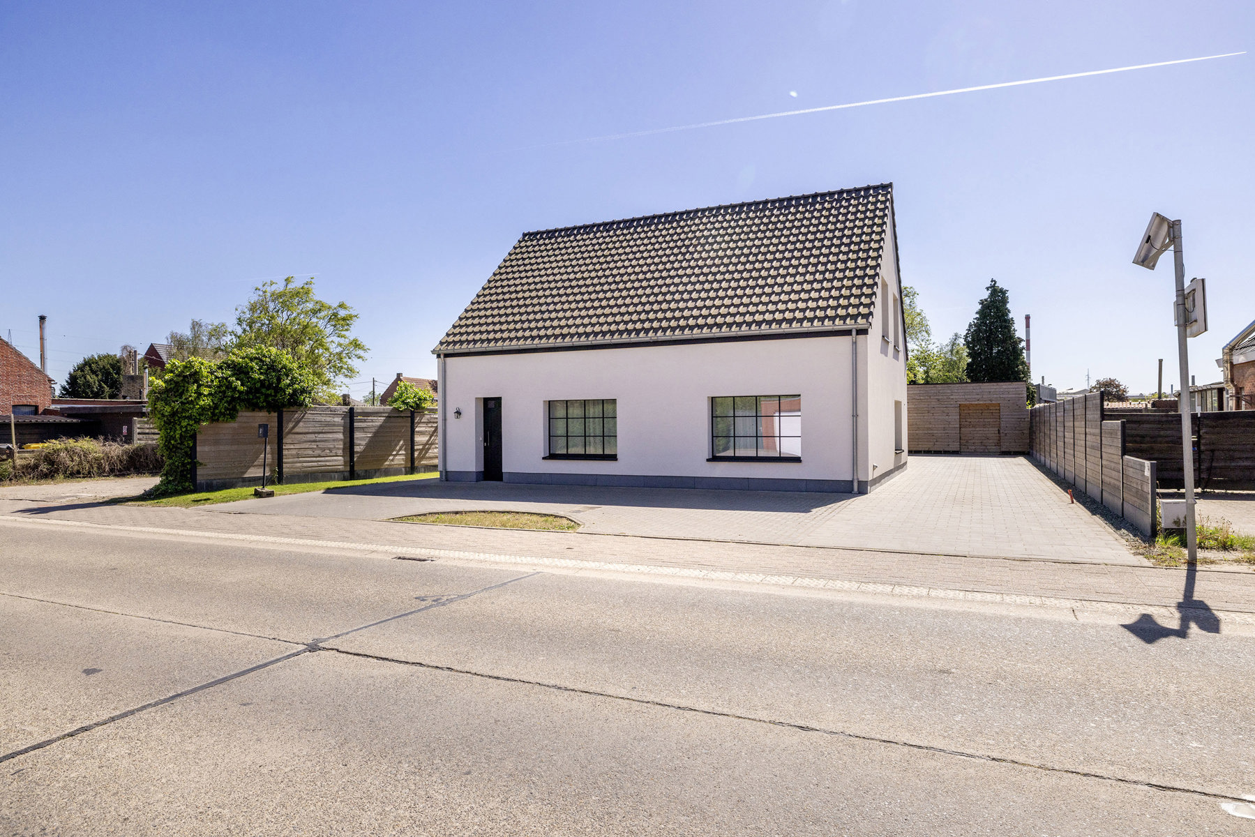 Gerenoveerde, energiezuinige woning met 3/4 slpks op 445m² - foto 1