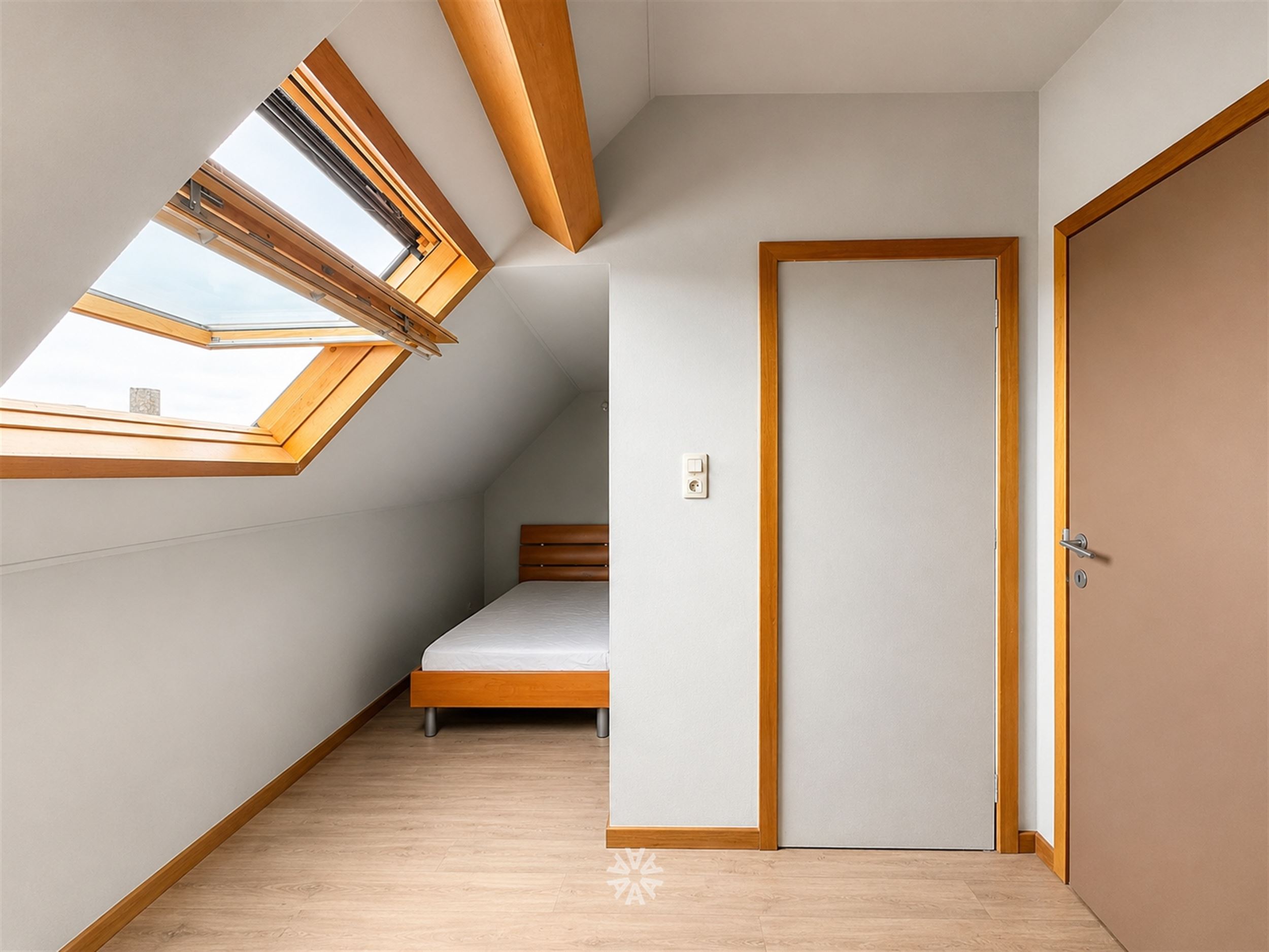 Ruime gemeubelde studentenstudio op toplocatie te huur in Gent - foto 4