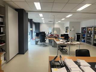 - openspace 280m² <br />- over Kinepolis in de Haven van Antwerpen.<br />- parkeerplaatsen (bij te huren)<br /><br />Per direct beschikbaar