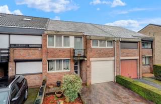 Te koop: ruime 4 slaapkamerwoning in Karekietenlaan, Leuven, gelegen in een rustige woonkern nabij scholen, openbaar vervoer, park en...