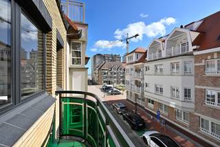 Deze charmante herenwoning is een echte buitenkans. In deze omgeving, op amper 100 meter van de Zeedijk in Heist, zijn nog nauwelijks woningen...
