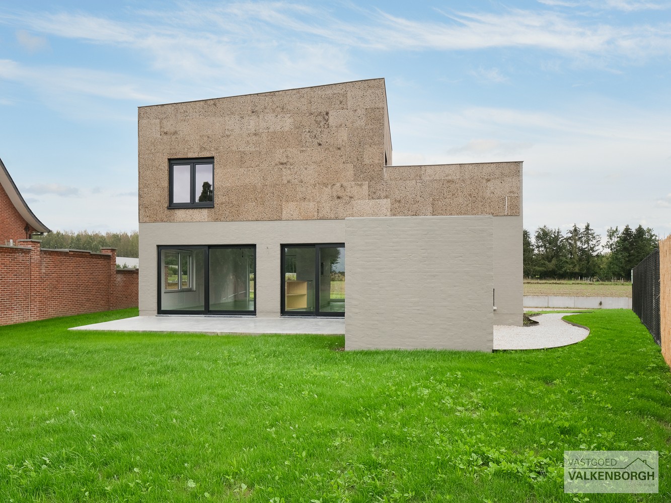 Zeer goed gelegen vernieuwbouwwoning met 4 slaapkamers, voorzien van alle laatste nieuwe technieken. - foto 3