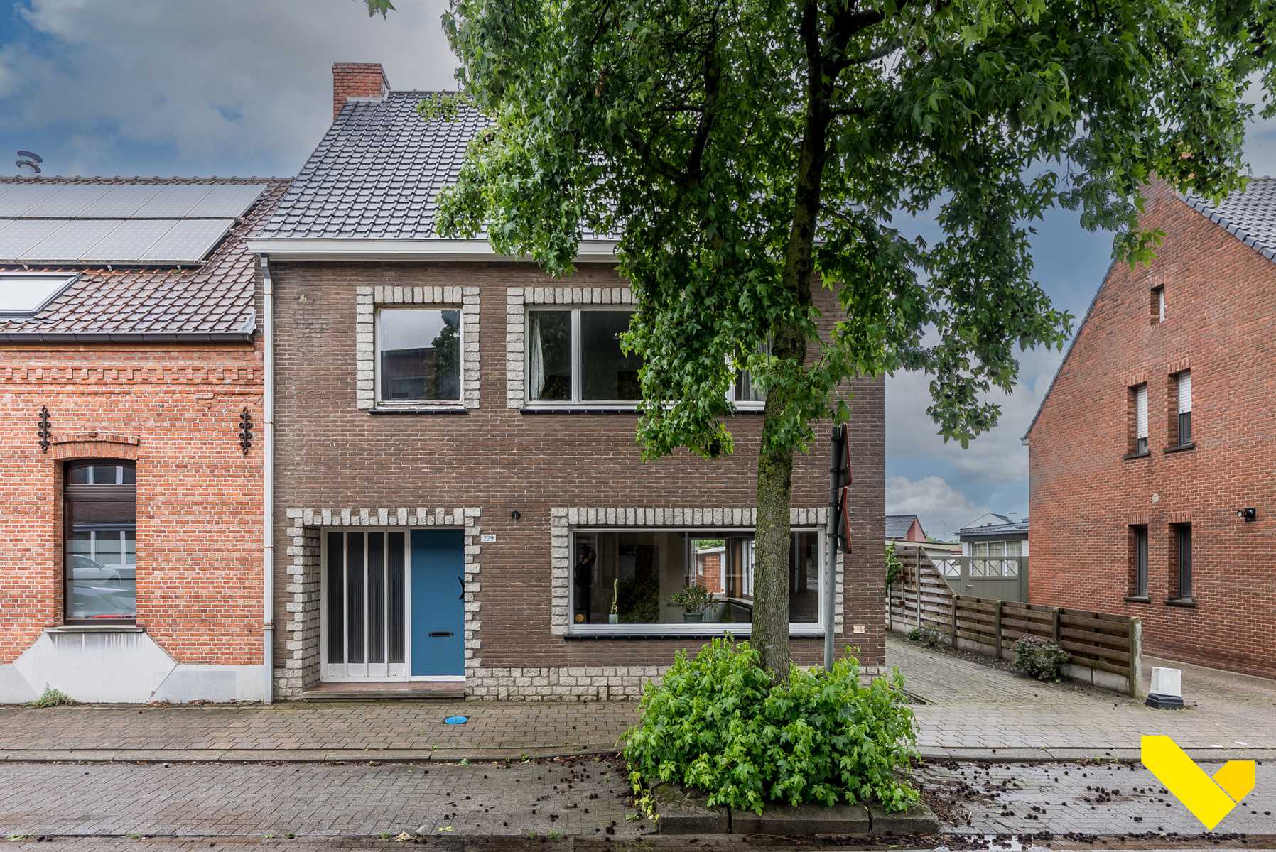 Ruime centraal gelegen gezinswoning met 4 slaapkamers. - foto 2