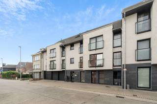 Op zoek naar een recent en ruim appartement op een gunstige locatie, nabij alle nodige faciliteiten?Dit appartement, gebouwd in 2017, bevindt zich in...