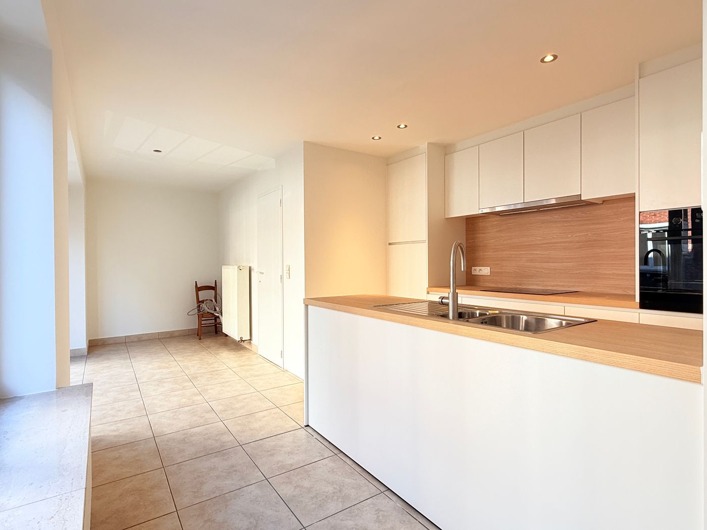 Ruim lichtrijk 2 slaapkamer appartement te centrum Tielt - foto 2