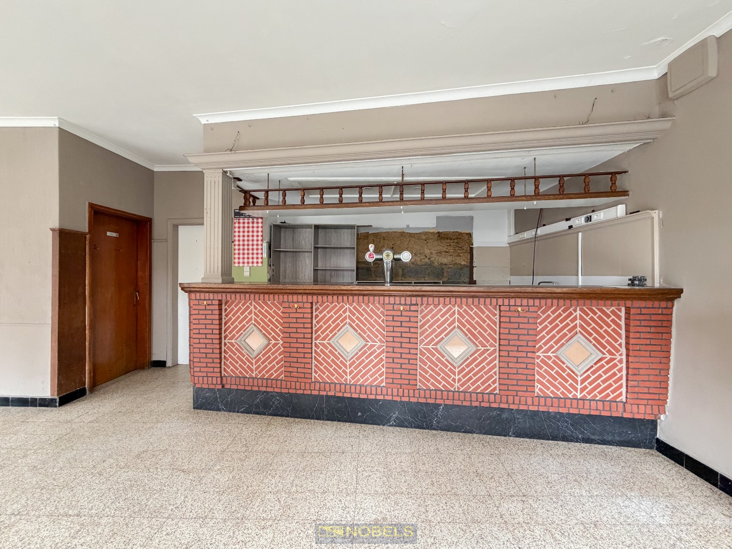 Te koop, Ruime handelswoning met tal van mogelijkheden te Zulte! - foto 2