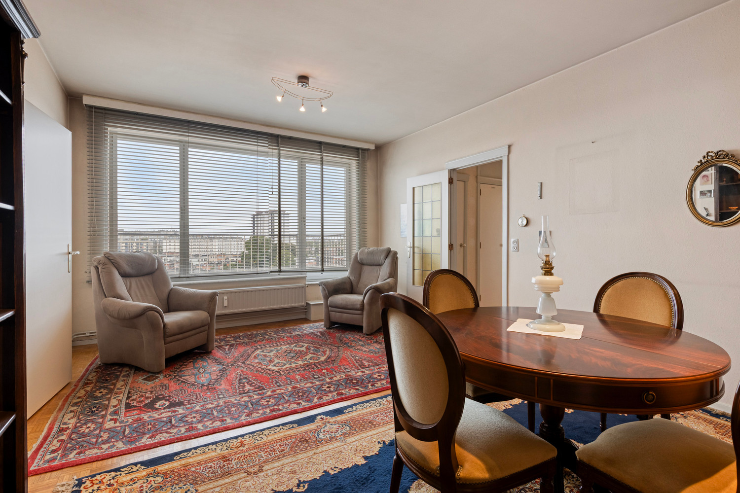 Te renoveren DAKAPP met 1 slk, groot terras en garagebox! - foto 2