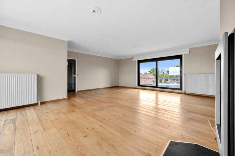 UNIEK INSTAPKLAAR ZEER GEZELLIG  PENTHOUSE MET TERRAS VAN BIJNA 80 M! MET ZICHT OP HET MOOISTE PLEINTJE VAN DE STAD - photo 4