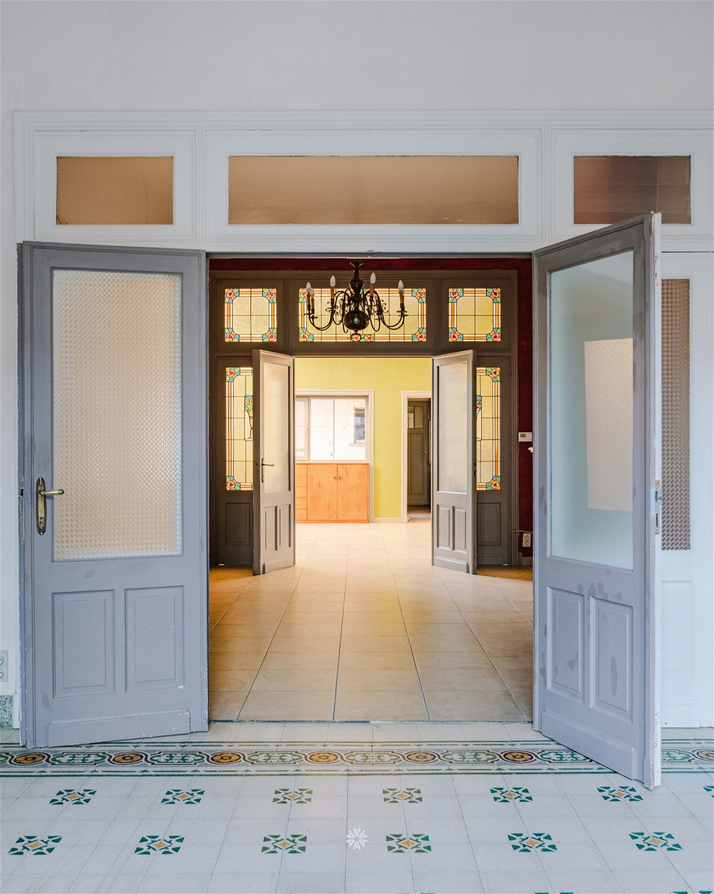 Riante herenwoning met garage in het centrum van Ronse - foto 5