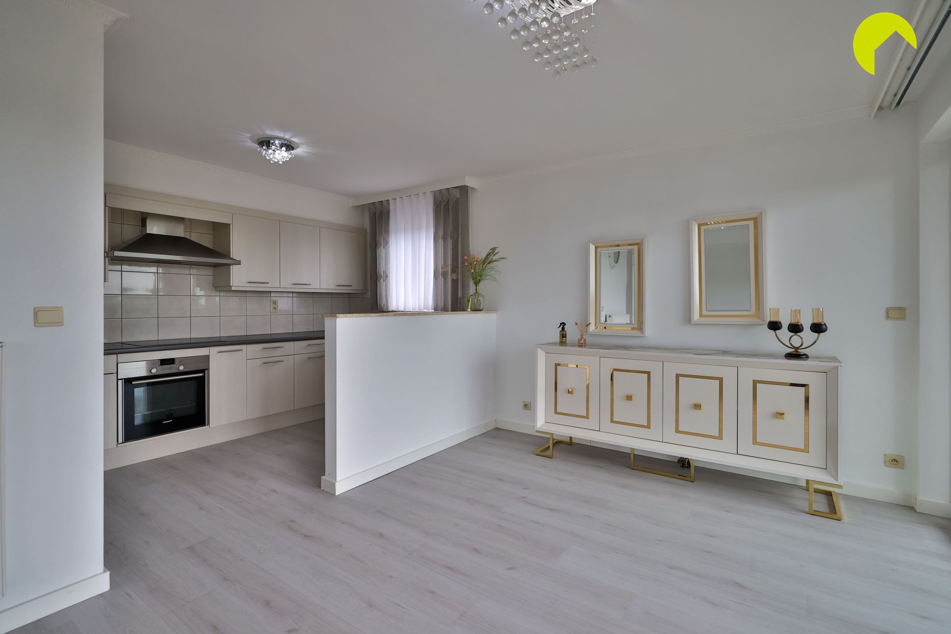 Appartement met drie slaapkamers en gezellig terras - foto 4