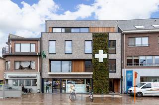 Op een toplocatie in het centrum van Putte vindt u dit recent en energiezuinig (BEN) appartement met twee slaapkamers, terras en autostaanplaats...