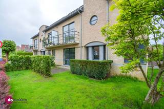 <p><span>Gelijkvloerse studio met één slaapkamer in Boortmeerbeek</span></p><p><span> </span></p><p><span>Dit gelijkvloers appartement is ideaal gelegen nabij het centrum van Boortmeerbeek. </span></p><p><span> </span></p><p><span>Je komt binnen via de inkomhal, deze geeft je toegang tot de living met open keuken. Vanuit de leefruimte heb je toegang tot het terras. Verder beschikt het appartement over een badkamer voorzien van toilet, wastafel & douche en een slaapkamer. Extra ruimte nodig? Geen probleem! Je beschikt daarnaast nog over een handige kelderberging</span></p><p><span> </span></p><p><span>Wil je wonen dichtbij de dorpskern met alle voorzieningen in de nabijheid? Een vlotte verbinding naar Leuven, Antwerpen, Mechelen en Brussel? Kom dan zeker een kijkje nemen! </span></p><p><span> </span></p><p><span>015 20 36 00 - <span>info@domoxim.be</span></span></p>