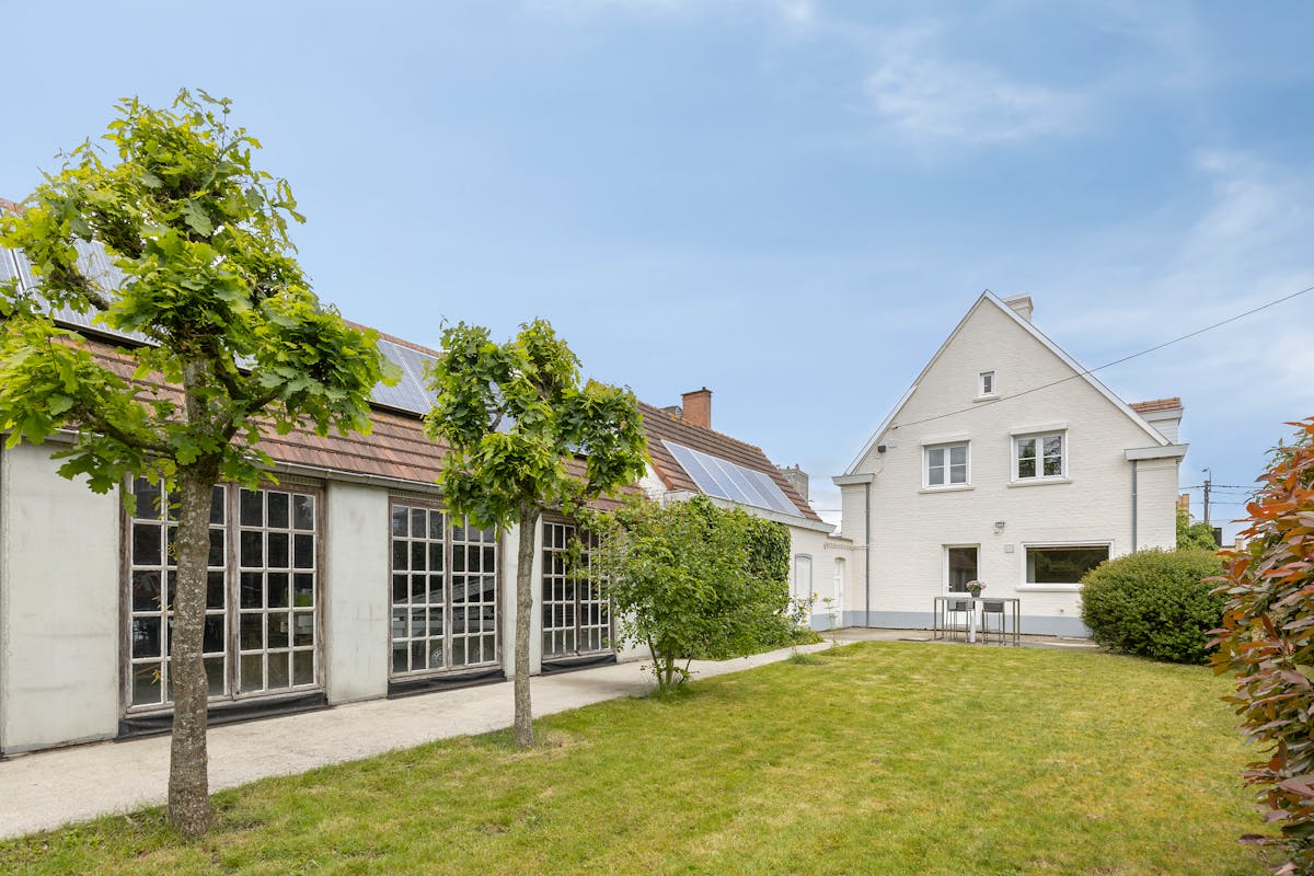Villa te koop in Roeselare met ruim bijgebouw op 832 m² - foto 2