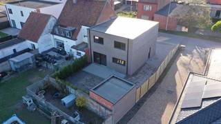 Casco Nieuwbouw WoningNabij Lochristi in Desteldonk bevindt zich deze prachtige casco halfopen nieuwbouw woning water- en winddicht, gelegen in de...