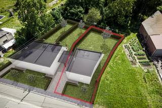 Bouwgrond LOT 1 betreft een bouwperceel van 7a 51ca, bestemd voor open bebouwing. Dit lot is gelegen in een bosrijk gebied aan de Ribusstraat.De...