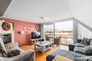 Te koop: zeer ruim appartement in de Vlaanderenstraat, centraal gelegen in het hart van Nieuwpoort, op korte afstand van winkels, horeca en...