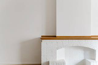 Welkom in de Van Stralenstraat, een doodlopende fietsstraat nabij het centrum van Antwerpen, waar rust en stadse dynamiek elkaar ontmoeten.Zowel de...