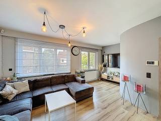 Morgan's Real Estate vous présente cette magnifique maison 2 chambres entièrement rénovée avec des matériaux de qualité et le souci du détail...