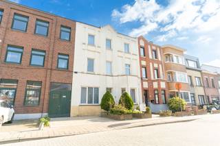 <p>Income property with possibilities in Merksem</p><p>In the Gagelveldenstraat 52 in Merksem you will find this very interesting yield property with numerous possibilities for the smart investor.<br />Hidden behind the wide frontage are three bright and spacious apartments, supplemented by a rear warehouse of no less than 140 m². Thanks to the generous surfaces and pleasant light, the apartments breathe space and potential.</p><p>Layout:<br />Ground floor apartment of approx. 85 sqm<br />First floor approx. 90 sqm<br />Second floor approx. 80 sqm<br />Rearing warehouse/storage space approx. 140 sqm (GLV + floor)</p><p>The units are in need of renovation/refurbishment, which offers you the unique opportunity to modernize this property completely according to your own vision and significantly optimize the yield.</p><p>The combination of three full residential units and a spacious warehouse makes this property extremely suitable for:<br />- Investment with strong rental potential<br />- Combination of living and working<br />- Redevelopment with added value creation</p><p>Located in an easily accessible area of Merksem, with stores, schools, public transport and major roads in the immediate vicinity.<br />A property with character, volume and potential.</p><p>Interested in this opportunity? Contact us today for more information or a site visit: info@markasa.be or 03/827.72.92.</p>