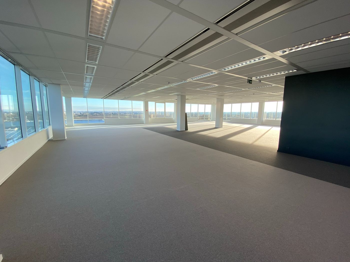 815 m² high-tech kantoor met unieke visibiliteit langs A201 - foto 2