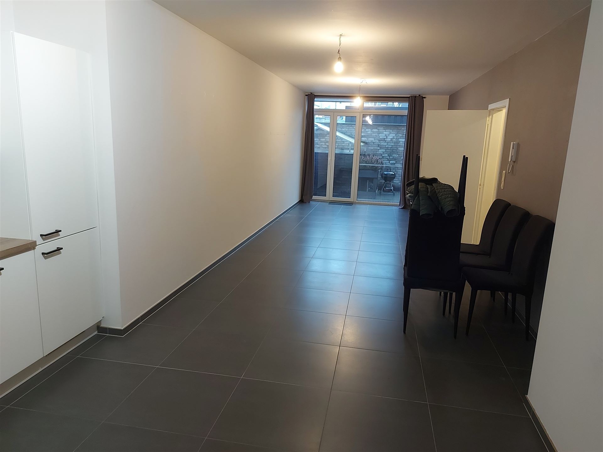 gelijkvloers appartement met 1 slaapkamer en ruim terras in Maasmechelen! - foto 2