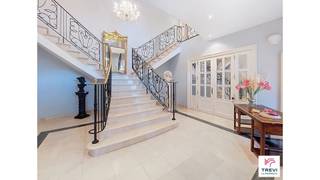  Wantercee-BauletVilla de prestige alliant confort, modernité et très confortables dimensions Equipement * climatisation et d'une cassette au feu de...