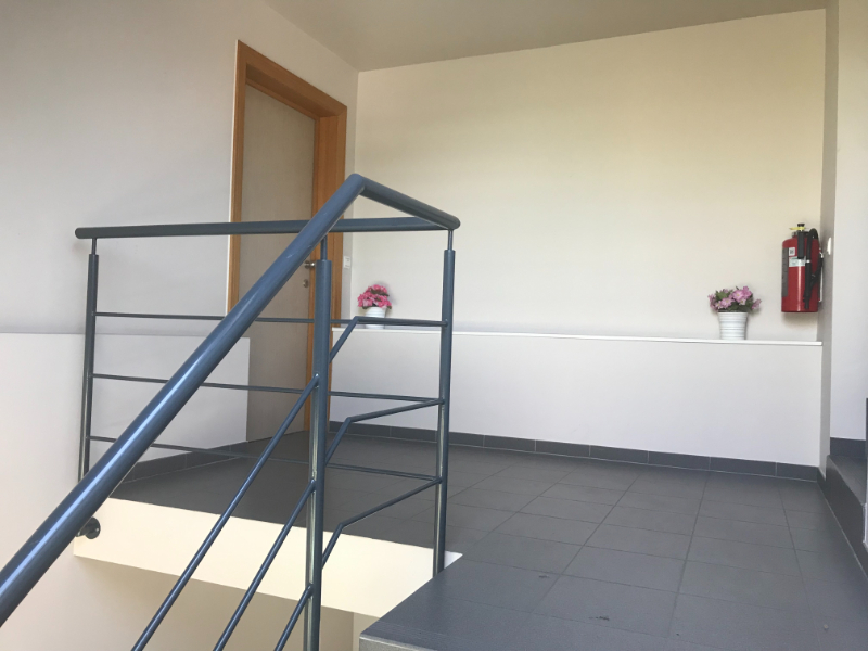 Trendy Loft appartement 1slk , met zonnig terras - rustige ligging op 1 km centrum Berlare - photo 4