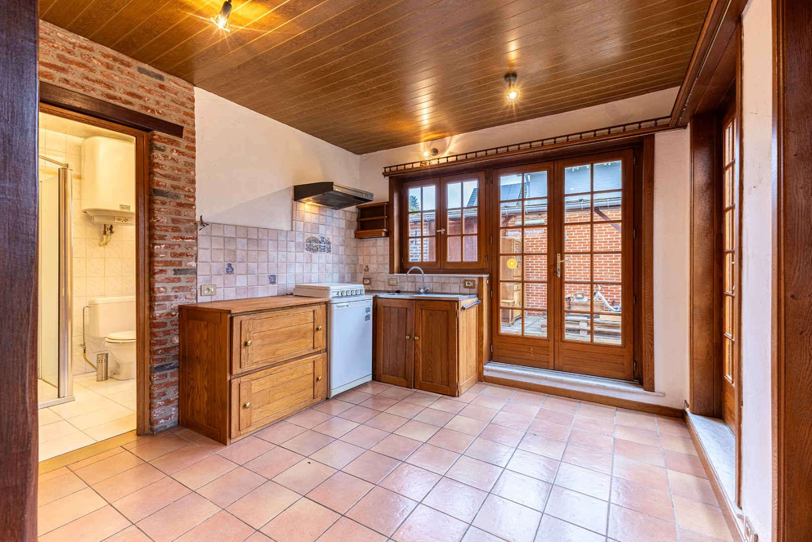 Te renoveren laagbouwwoning (102 m²) met één slaapkamer! - foto 4