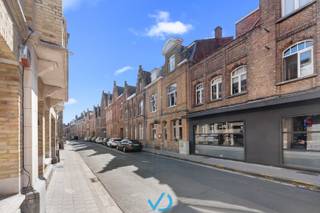 In het bruisende centrum van Ieper, op wandelafstand van de Grote Markt, bevindt zich restaurant A L’Envers – een gevestigde waarde met...