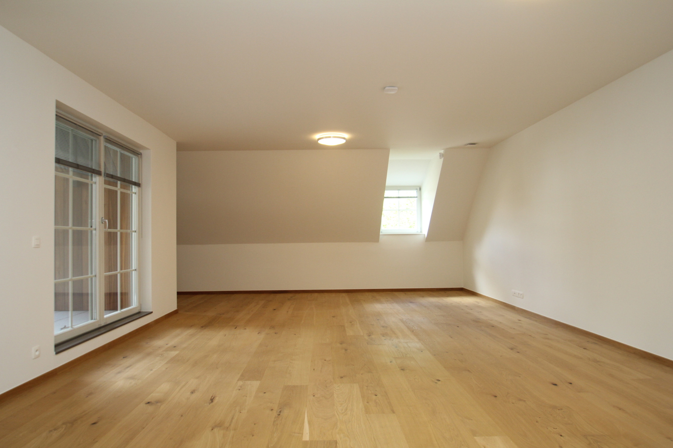 Instapklaar dakappartement met lift, 2 slaap- en badkamers én inpand. parking - foto 2