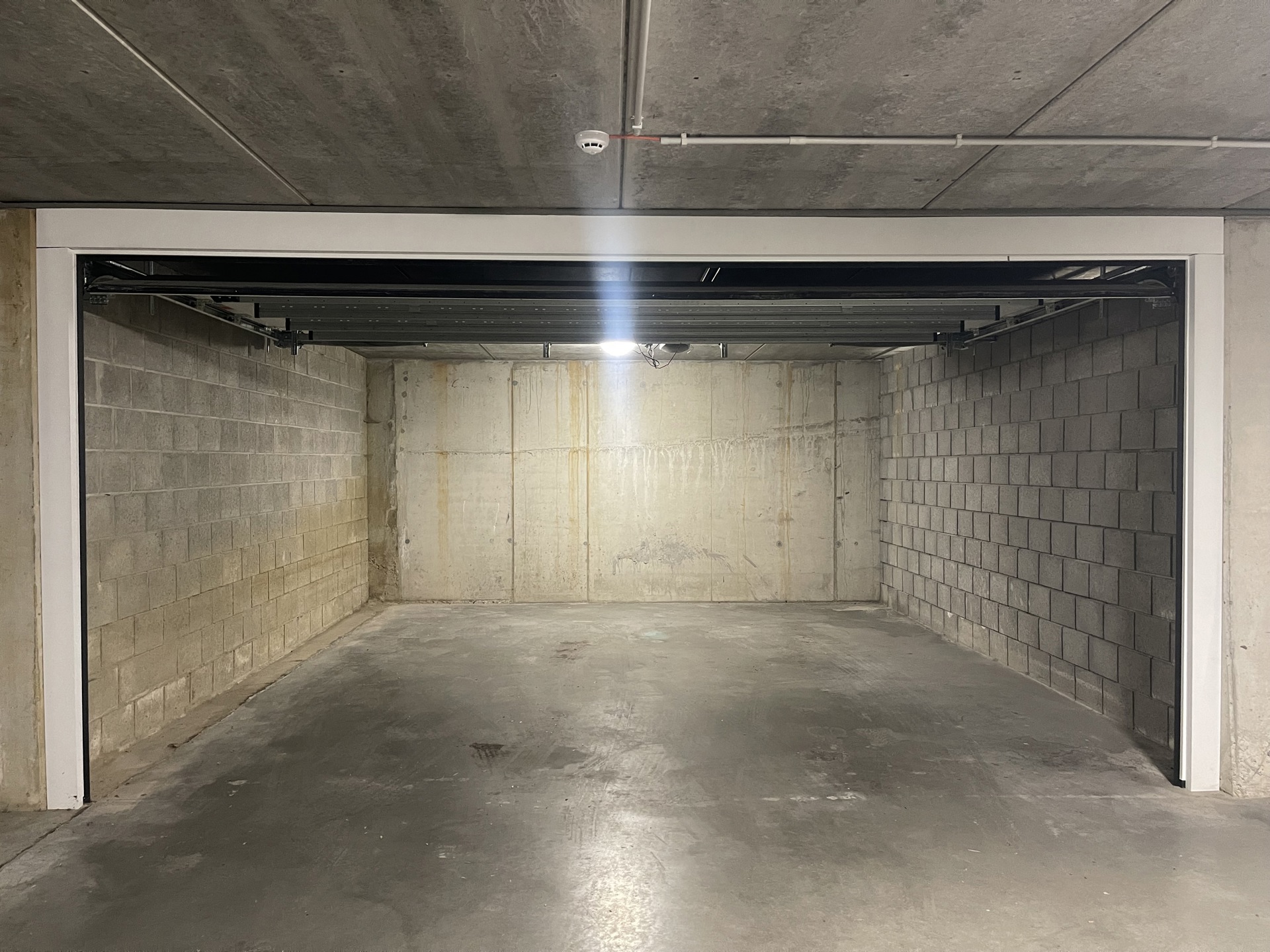 Garage for sale in Antwerp - photo 2