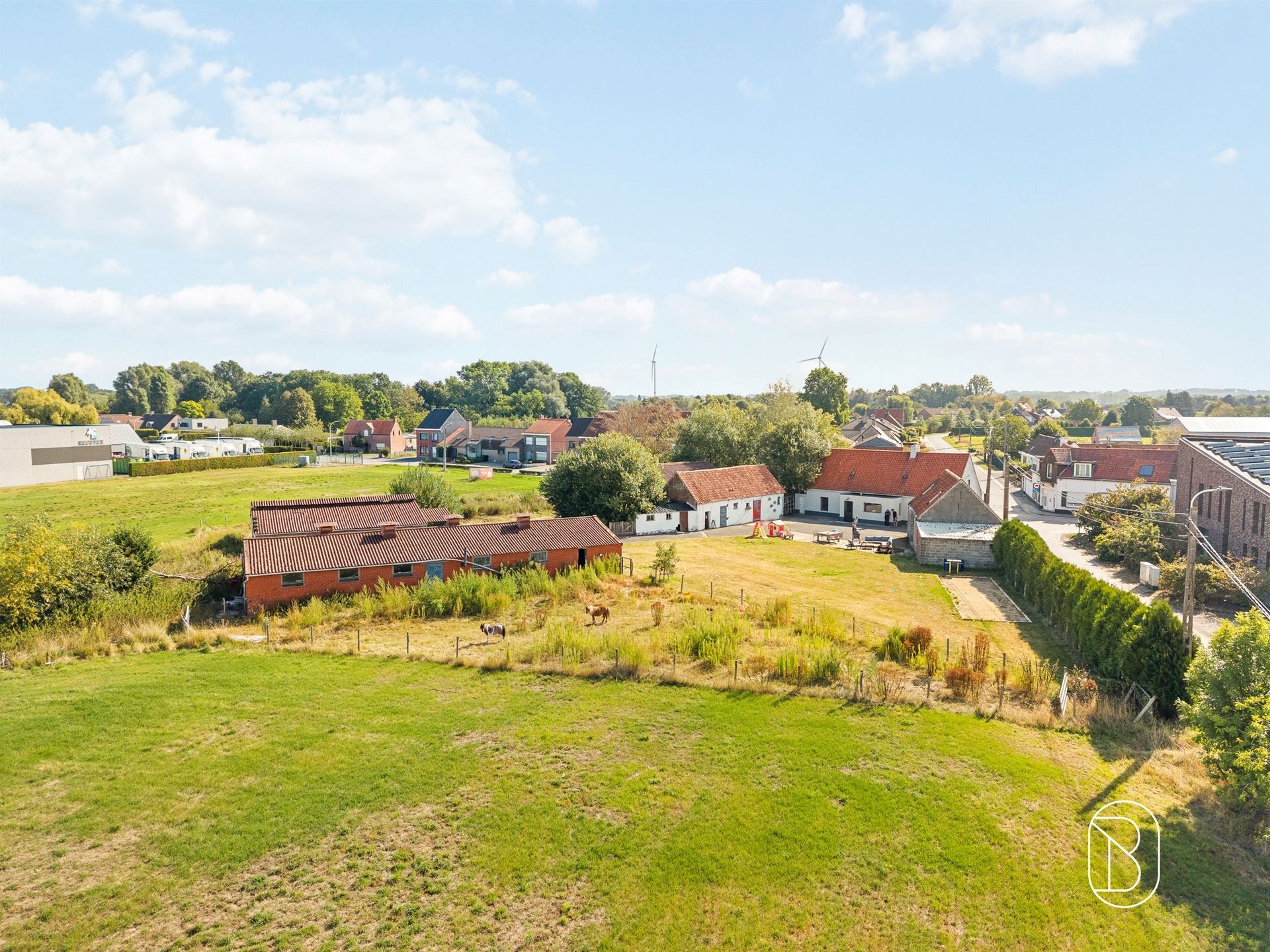 Prachtig gelegen karaktervolle hoeve met verzichten - foto 1