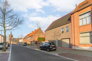 LiggingCentraal gelegen woning in het centrum van Oud-Turnhout vlakbij scholen, winkels, openbaar vervoer en met een vlotte verbinding naar de...