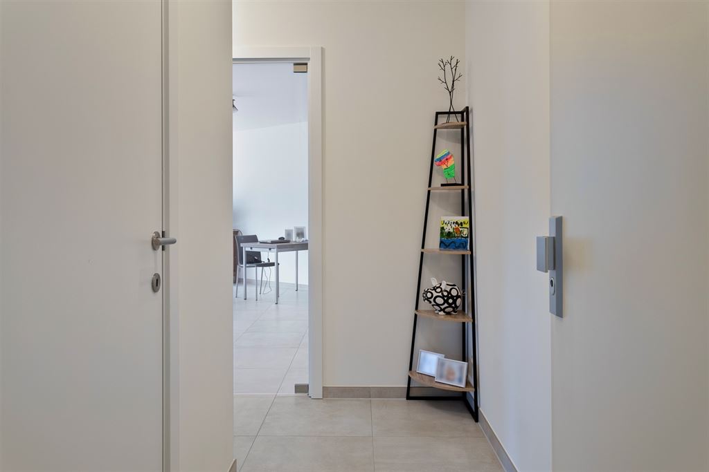 Recent 1-slaapkamer appartement met groot terras - foto 4