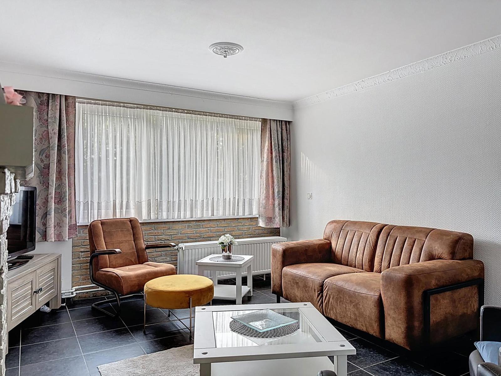 Rustig gelegen woning met 3 slpkrs en garage - foto 4