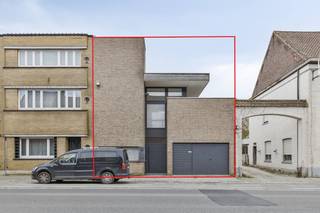 Cette propriété de caractère (construite en 1993) située sur la Meensesteenweg 317 à Bissegem a toujours servi de cabinet.Au premier étage, il...