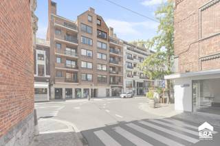 Dit zeer ruim appartement met een bewoonbaar oppervlakte van maar liefst 117m² + een privatieve polyvalente zolder +- 60m² + kelderberging, is op...