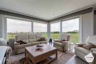 Op een topligging aan de Albert I Laan te Nieuwpoort-Bad bevindt zich dit ruim en lichtrijk hoekappartement met prachtig open zicht op de...