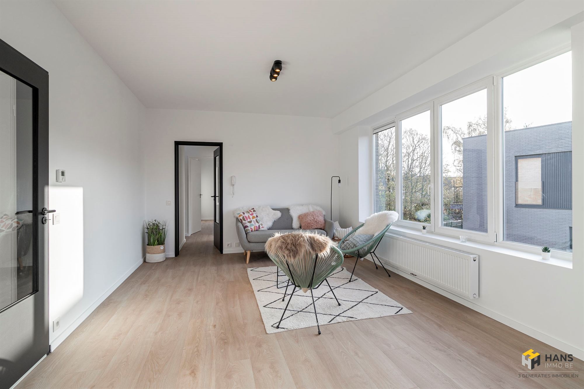 Gerenoveerd hoekappartement (92 m²) met 3 slaapkamers en garage in Ekeren. - foto 5