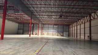 <p><strong>Duurzaam en functioneel magazijn met moderne faciliteiten</strong></p>
<p>Dit magazijn combineert efficiëntie met duurzaamheid en is ideaal uitgerust voor logistieke en opslagactiviteiten. Met een vrije hoogte van 10 meter biedt het alle flexibiliteit voor uiteenlopende opslag- en handlingbehoeften.</p>
<p>De site is voorzien van meerdere laadkades, wat een vlotte goederenstroom mogelijk maakt. Daarnaast is het gebouw uitgerust met moderne technologieën die bijdragen aan een duurzame en comfortabele werkomgeving:</p>
<ul>
<li>
<p><strong>Zonnepanelen (PV-installatie)</strong> voor duurzaam energieverbruik</p>
</li>
<li>
<p><strong>Laadpalen voor elektrische voertuigen</strong> – klaar voor de toekomst van mobiliteit</p>
</li>
<li>
<p><strong>Energiezuinig VRV-systeem</strong> voor efficiënte verwarming en koeling</p>
</li>
</ul>
<p>Kortom, een toekomstgerichte magazijnruimte die inzet op energie-efficiëntie, comfort en logistieke performantie.</p>