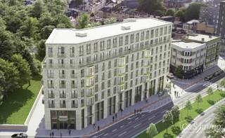 In het recente en stijlvolle woonproject 'Zurenborg Poort', waarvan de architectuur subtiel verwijst naar de karaktervolle art-nouveaustijl van de 19e eeuw, bevindt zich dit instapklare 1-slaapkamerappartement op de tweede verdieping.<br />Via de inkomhal kom je in de lichtrijke woon- en eetkamer (ca. 25 m²) met een volledig ingerichte open keuken, afgewerkt met een elegant stenen werkblad. De sfeervolle erker en de grote raampartijen zorgen voor een overvloed aan natuurlijk licht en bieden een prachtig uitzicht op de statige herenhuizen van Zurenborg, terwijl je volop geniet van de avondzon.<br />De ruime slaapkamer beschikt over een ensuite douchekamer met een inloopdouche, toilet en stijlvol badkamermeubel. Daarnaast is er in de hal een praktische ruimte voorzien voor een wasmachine.<br />Het appartement wordt verwarmd via een energiezuinig warmwatersysteem, beschikt over een conforme elektrische installatie en heeft lage gemeenschappelijke kosten.<br />Als extra troef biedt de gemeenschappelijke, groen aangelegde binnentuin een oase van rust in het hart van de stad. Bovendien is er een gemeenschappelijke fietsenstalling aanwezig.<br />Een ondergrondse autostaanplaats met laadpaal en een privatieve berging zijn afzonderlijk aan te kopen voor € 35.000.
