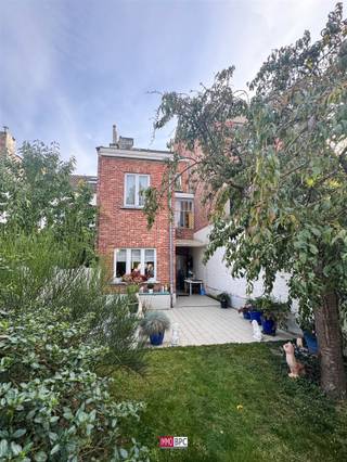 Discover this versatile multi-family home  or revenue property at  Anderlecht — a unique opportunity for investors or families seeking space...