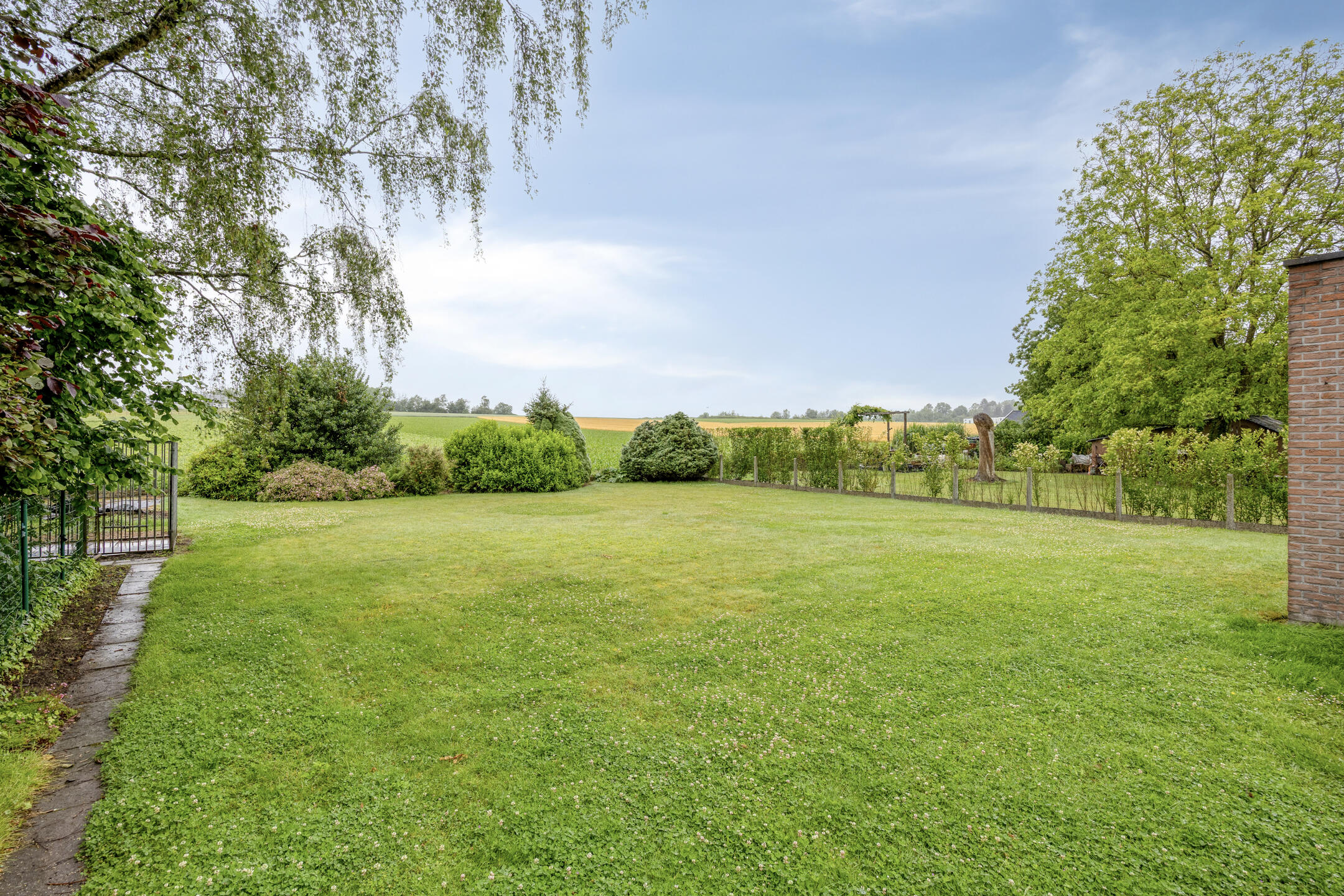 Ruime, lichte gezinswoning met potentieel in Bierbeek. - foto 4