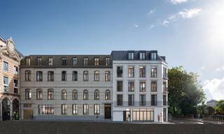 <p><span>Uniek Appartement in de 'Botanic Garden' met een prachtig Zuidterras van 36m²</span></p><p><span> </span></p><p><span>Ontdek het meest prestigieuze woonproject in centrum Antwerpen, "Botanic Garden" </span></p><p><span> </span></p><p><span>Dit subliem afgewerkte appartement op tweede verdieping baadt in het licht.</span></p><p><span> </span></p><p><span>Plafondhoogte van 2,90m, 22 meter gevelbreedte, grote ramen in franse stijl, leefruimte van 30m² op massief eiken visgraatparket, aparte high-tech keuken 16m², ... dit alles met een fantastische view op de aangelegde binnentuin.</span></p><p><span> </span></p><p><span>Het appartement is ingedeeld met twee master-suites en twee luxe badkamers met inloopdouche en ligbad. Extra troef is de DERDE kamer aan het terras.</span></p><p><span> </span></p><p><span>Vanuit de garage op -1 geeft de lift toegang tot de inkomhal van het appartement. In de hal is één gastentoilet en een vestiaire.</span></p><p><span> </span></p><p><span>Dankzij (1) de Ligging, (2) de Kleinschaligheid en (3) de Afwerking is dit het meest exclusieve nieuwbouw- woonproject in Antwerpen Centrum. Geen trams, geen bussen en gebouwd rond een privé binnentuin. </span></p><p><span>Dus mooi zicht, zowel vooraan als achteraan.</span></p><p><span> </span></p><p><span>Rechtover het hotel 5 ***** hotel Botanic Sanctuary Antwerpen, met al zijn faciliteiten.</span></p><p><span> </span></p><p><span>Wij nodigen u graag uit ter plaatse, Bel Paul 0489 034 000</span></p><p><span> </span></p><p><span> </span></p>