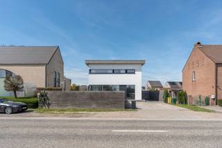 Zo’n huis waar wij even stil van worden. (Jawel, zelfs wij). Gewoon omdat het volledige plaatje klopt. Hier voel je namelijk dat deze bewoners...