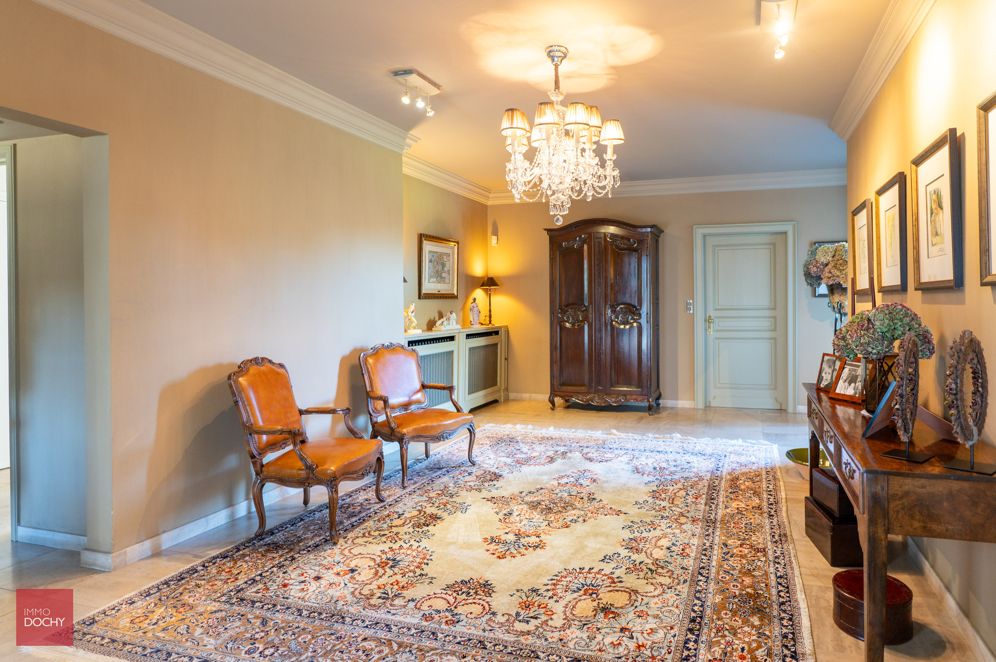 Zeer goed onderhouden ruime villa op 5.328m² - foto 3