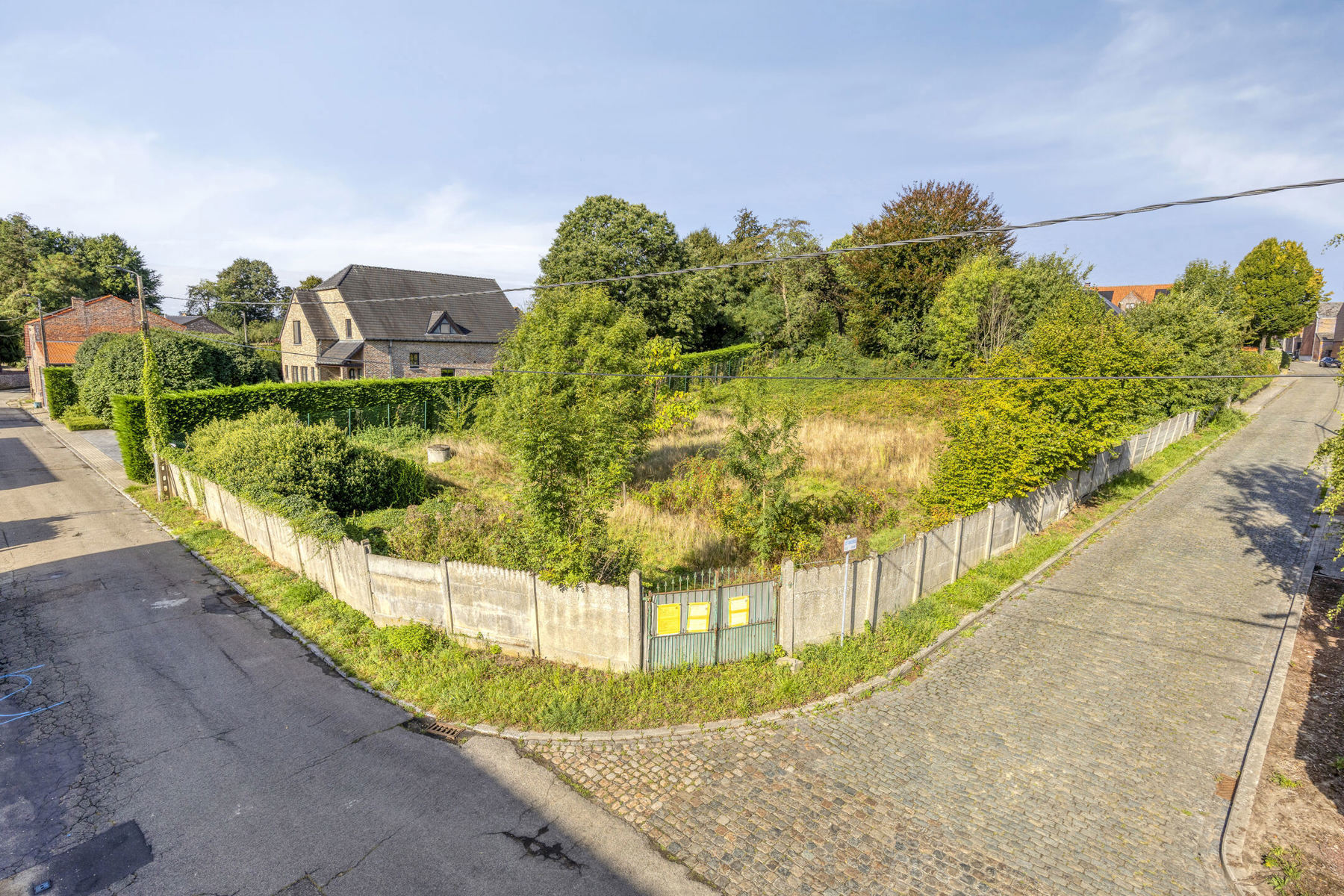 Bouwgrond HOB in rustige straat - photo 2